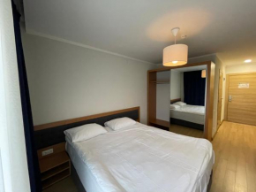 Apartment 522
